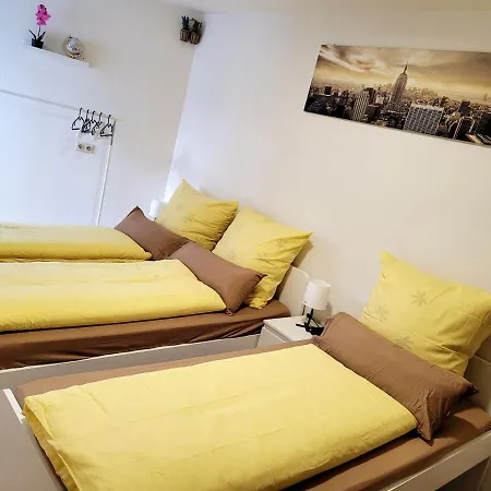 1 In Apartment